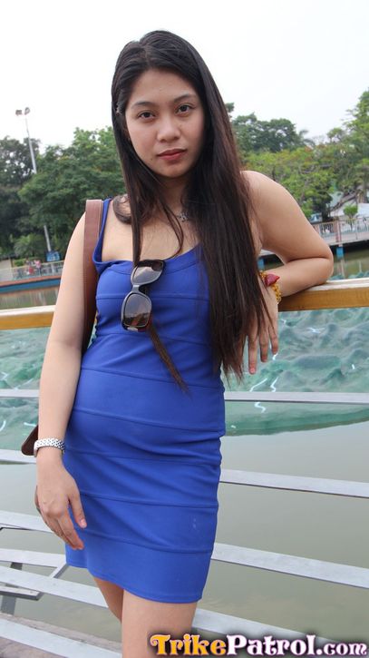 Молодая филлипинская девушка с роскошной волосатой пиздой на порно фото