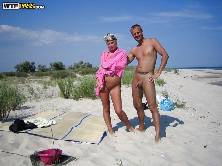 Крепкий жиган порет на диком пляже смазливую телку частное порно