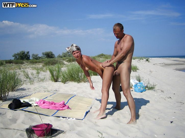 Крепкий жиган порет на диком пляже смазливую телку частное порно 